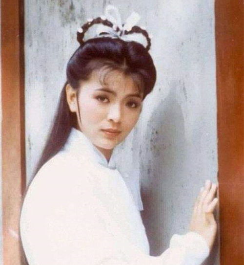  金庸心中最美小龙女,曾与周润发相恋5年,32岁离婚后至今未婚