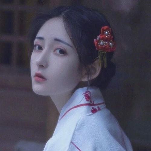  朋友圈晚安心语简短一句话配图杯酒念往事,醉酒思故人