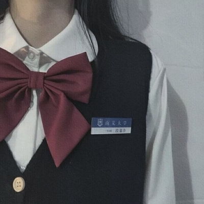 黑暗中有一束光被称为救赎女生头像我要个性网