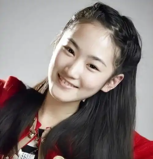  父母爱情都捧不红的女演员13岁考上戏,如今却因整容无戏拍