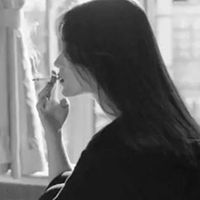  qq抽烟头像女超拽霸气