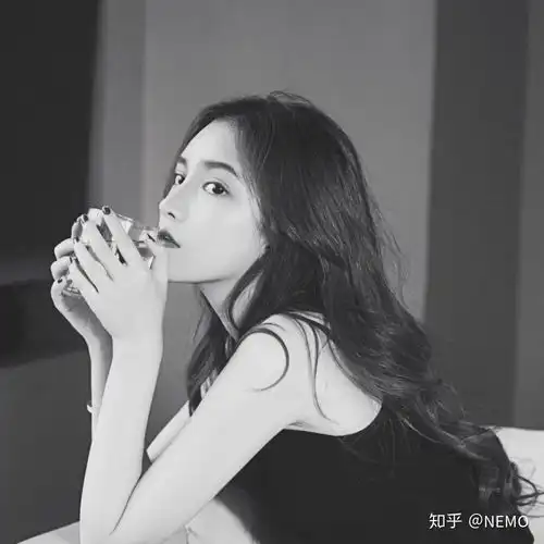 肤白貌美气质佳的女生足够吸引男孩子了  肤白貌美气质佳的女生足够吸引男孩子了