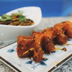  黑白电视老长沙吃货铺皇庭广场店的黑猪肉大香肠好不好吃用户评价口味怎么样深圳美食黑猪肉大香肠实拍图片大众点评