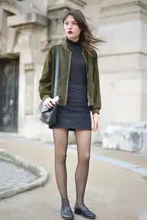  纯色高领衫时尚博主们的超爱散发优雅气质