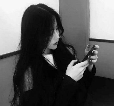 女生头像黑白