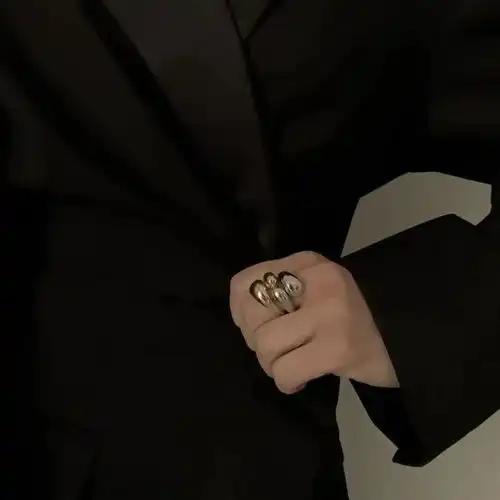  冷淡风头像黑色主调