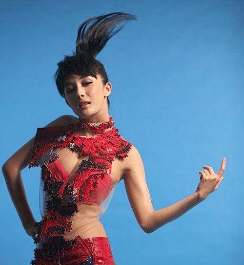  10年前的百事可乐广告,c位已经不温不火,配角杨幂却红成顶流