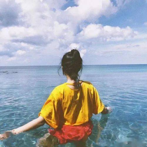  佛系唯美句子,坐看云卷云舒,静听花开花落