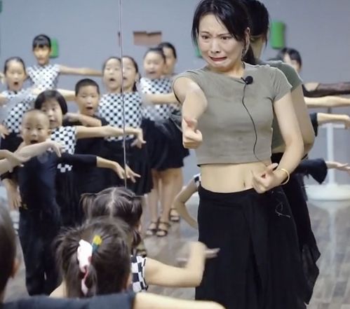  三亚一拉丁舞老师走红,魔性教学全程无尿点,获得19.9万家长点赞