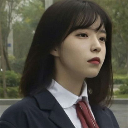  qq女生头像短发清新,笑得没心没肺的女人