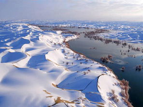  航拍塔克拉玛干沙漠雪景