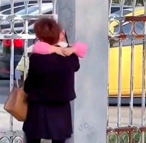  宝妈面试因条件不符被拒,老板看到孩子在等妈妈,当场决定录用