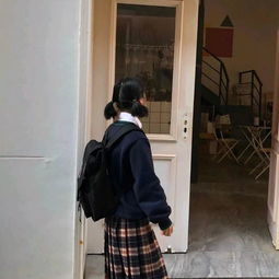  头像愿你早日学会逢场作戏