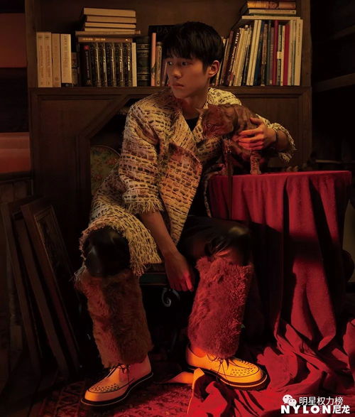  王俊凯变身红衣少年,胡一天上演禁欲诱惑近期男星封面大片谁最时尚炫酷