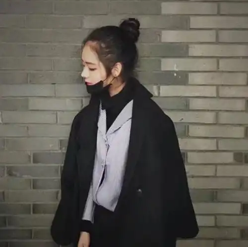  短发女生夏天适合扎什么头发丫头学着点,颜值升得快