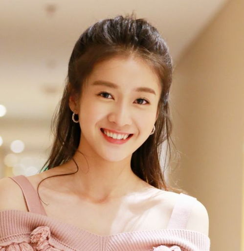  她意外将妹妹带入娱乐圈,如今妹妹走红,姐姐却一直不温不火