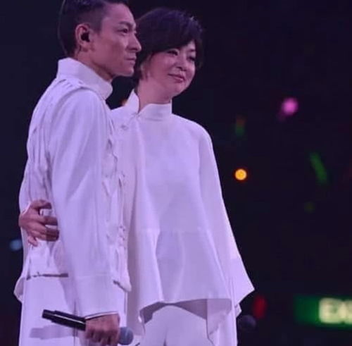  刘德华与暗恋对象35年后再同框,杨过小龙女再现最佳友情