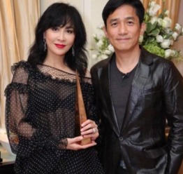  就算刘嘉玲老态龙钟,她还是能搞定梁朝伟