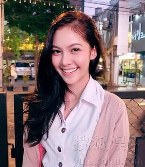  女版陈伟霆泰国妹子和佛爷撞脸了