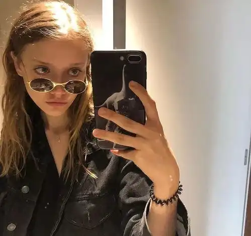 头像女丧系照片霸气