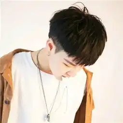  男生帅气伤感头像2018精选人心是不待风吹而自落的花