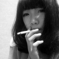 伤感头像抽烟女
