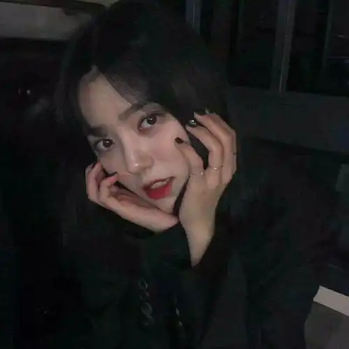头像ins侧脸韩系伤感