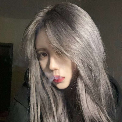 好看的头像女生图片霸气冷艳八人用的同一系列头像