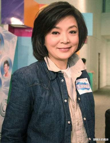  小龙女陈玉莲与周润发纠缠4年,被刘德华暗恋,最后同居女导演