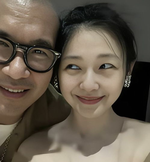  台媒曝大s去世小s反应奇怪,汪小菲换黑色头像,更多消息流出