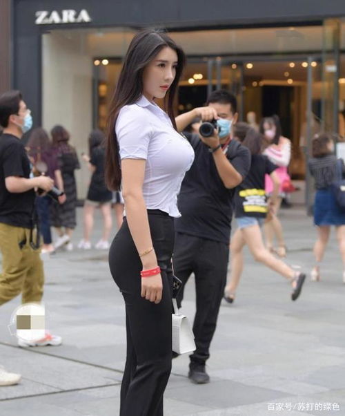  瑜珈裤最能体现女性的魅力,层次感较强,美不胜收