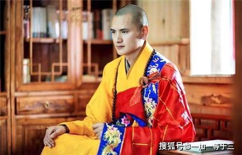  浙江小伙看破红尘出家,却因太帅被富婆追求走红,后来他还俗了吗