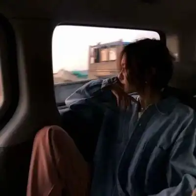 头像女丧系照片网易云