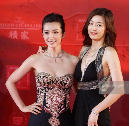  李冰冰和全智贤同框,虽然矮一点,但还真没逊色过