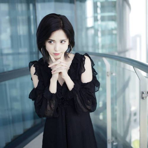  春季怎么穿搭看古力娜扎的花样私服搭配,教你穿出时髦高级感