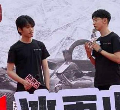  陈妍希与友人提前庆生,笑容似少女,小4岁的陈晓颇有大叔味道