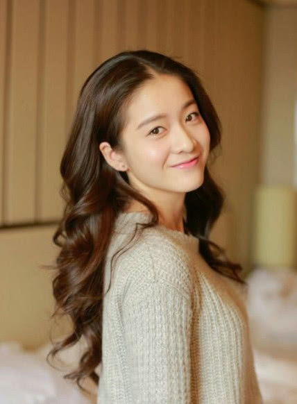  张雪迎我从小美到大,杨幂我才是刘亦菲抱歉打扰了颜值