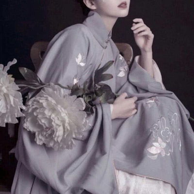  优质女头部位高清一组好看的部位女头锁骨腿胸