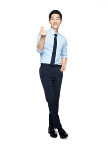  宋仲基萌系广告大片曝光亲切如邻家男孩