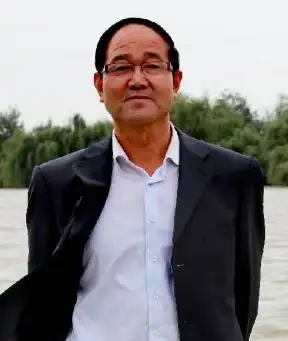  当代优秀摄影师瞬时光影组委会华摄荣耀杯二等奖获奖者其一