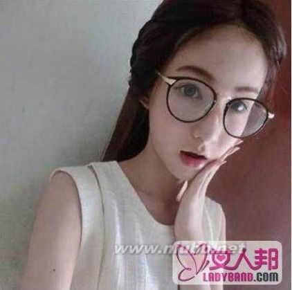  泰国14岁变性人yosh清纯秒杀poy网友这么美一定是个男孩子