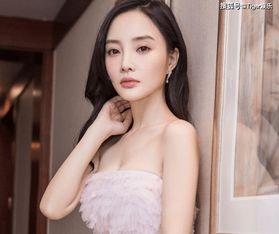  李小璐pgone劲爆搂抱亲吻视频曝光,是要确定官宣恋情了吗
