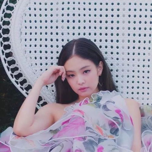  韩版辛芷蕾,学杨超越划水yg用钱砸出来的女孩还有救吗