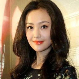  女星爱上波浪卷发郑爽显老热巴惊艳