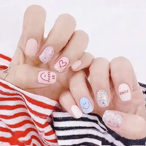  做了范丞丞的同款笑脸甲,乐开了花