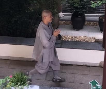  听说过出家的,没听说过只出家7天的,是真心祈愿还是炒作