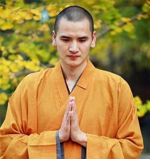  80后和尚释明心曾被富婆追求,豪车接送,最终却看破红尘
