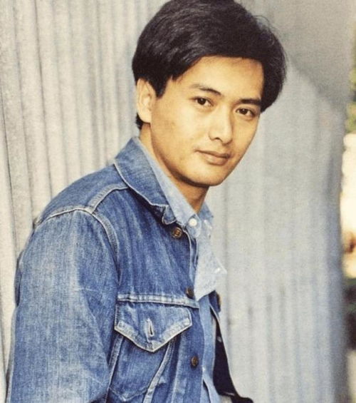  69岁周润发口碑为何两极分化,看他现状就知道,吴孟达评价真精准