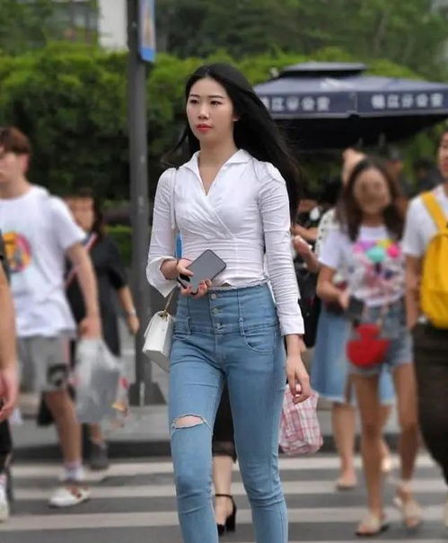  时尚公主瑜伽裤装扮有多美,增加自身的魅力和吸引力,高贵典雅