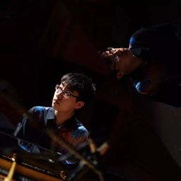  当钢琴遇上freestyle耳熟能详的曲子被这个19岁的少年玩出新高度